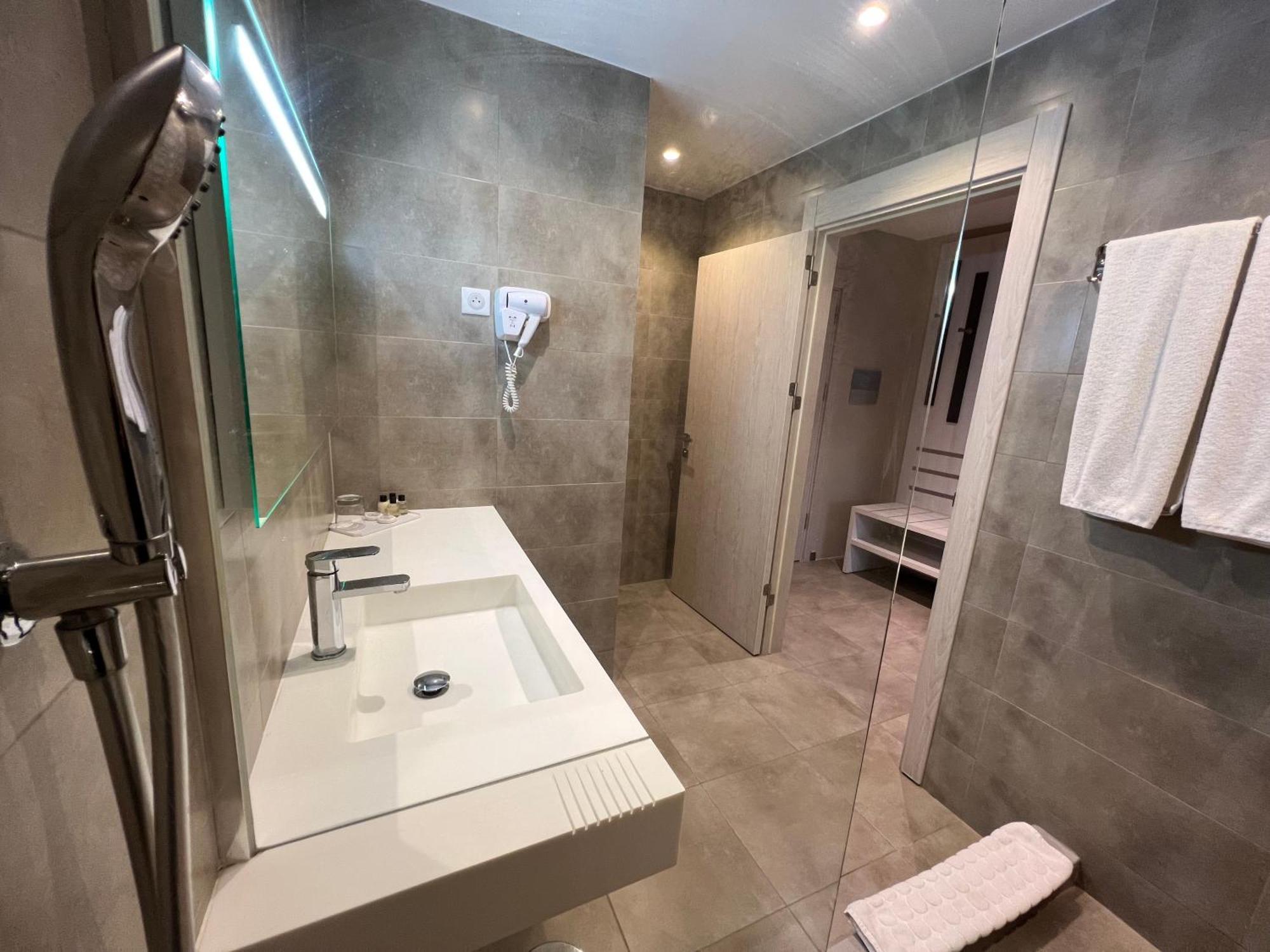 Hotel Ben Aouda & Spa Tipaza Екстериор снимка