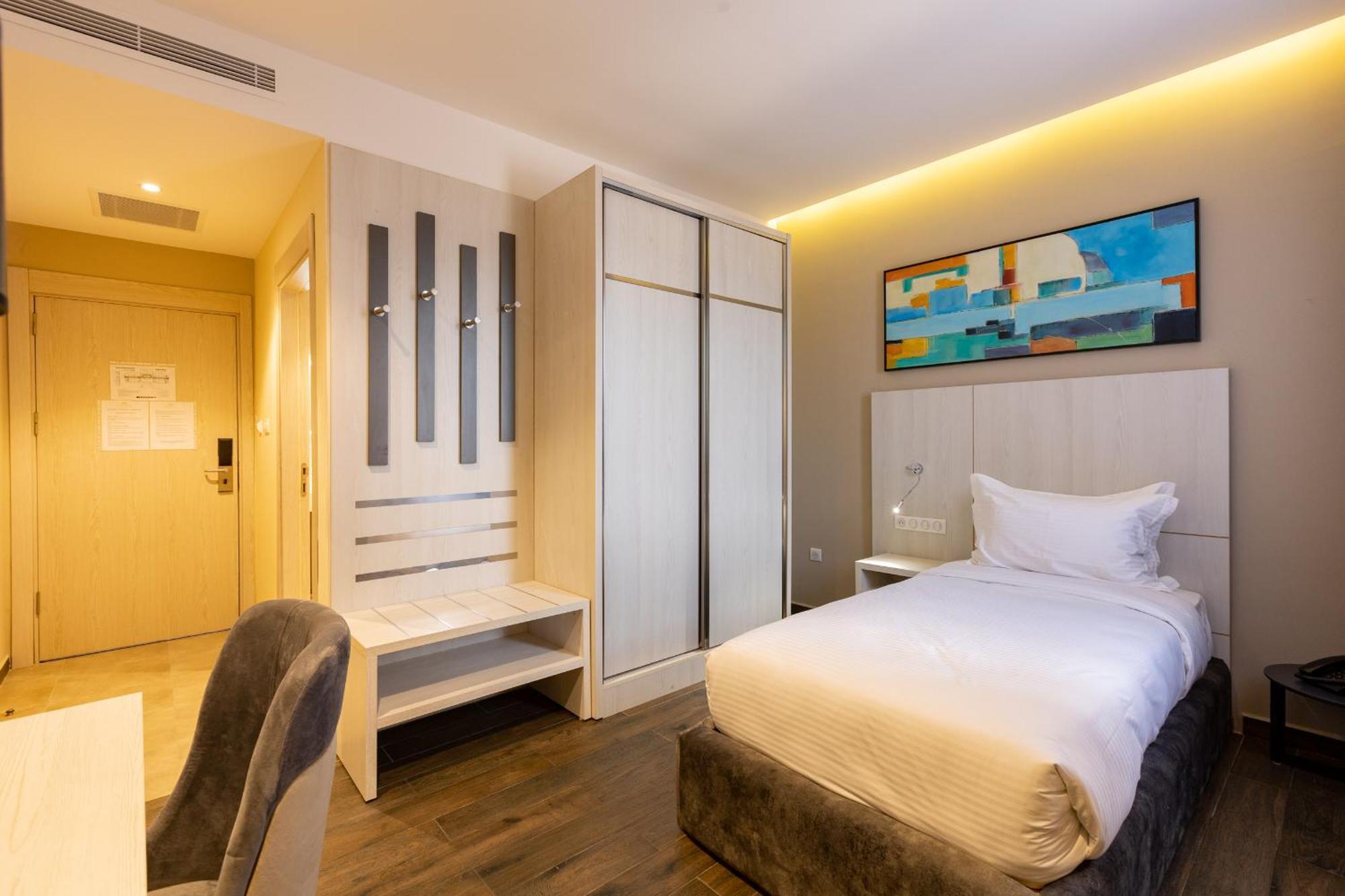 Hotel Ben Aouda & Spa Tipaza Екстериор снимка
